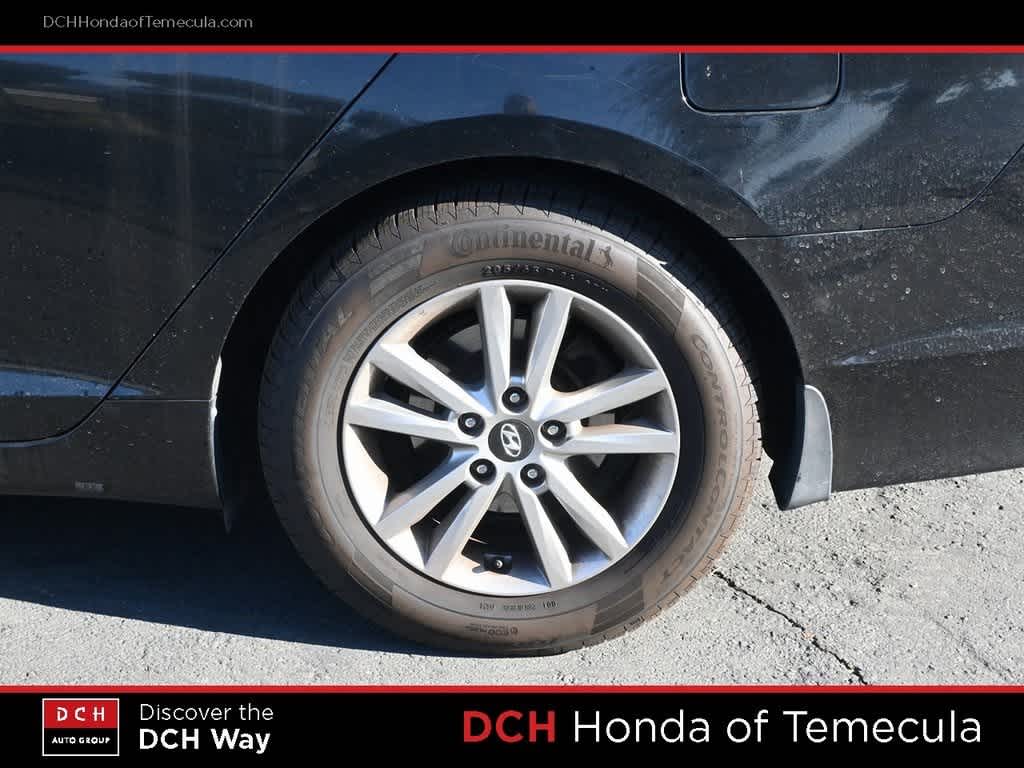 Thumbnail: 2015 Hyundai Sonata - 22