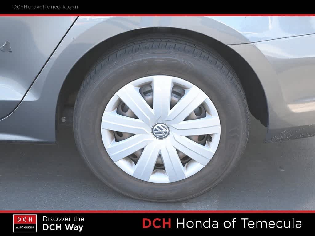 Thumbnail: 2011 Volkswagen Jetta - 22