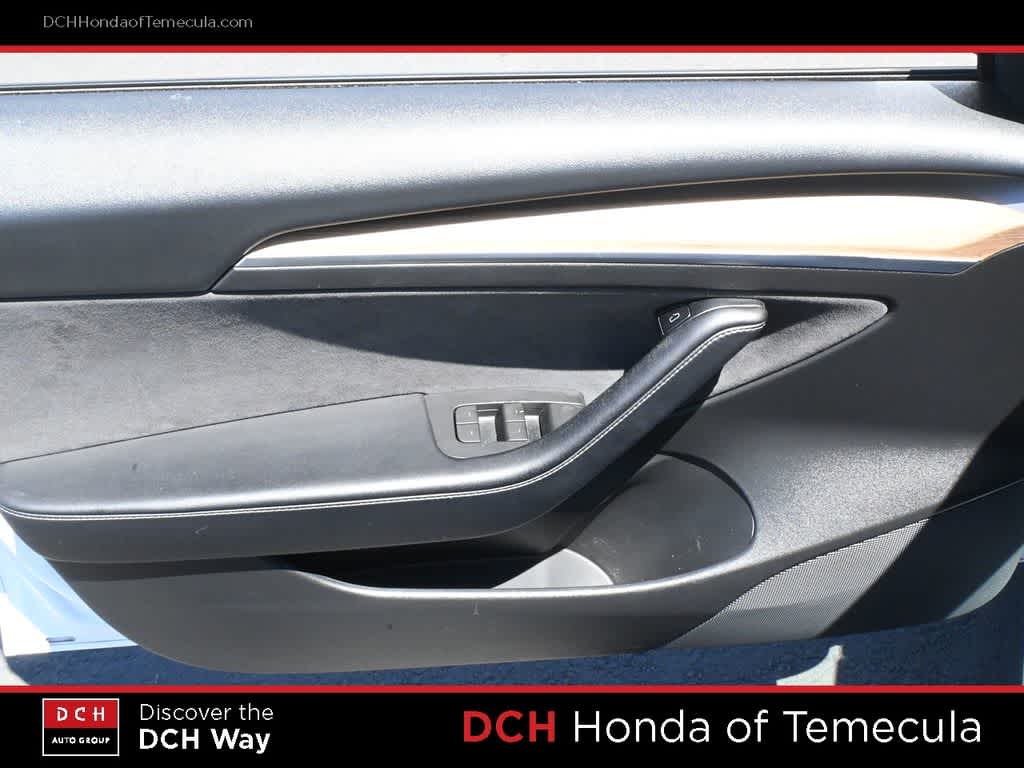 Thumbnail: 2021 Tesla Model 3 - 15