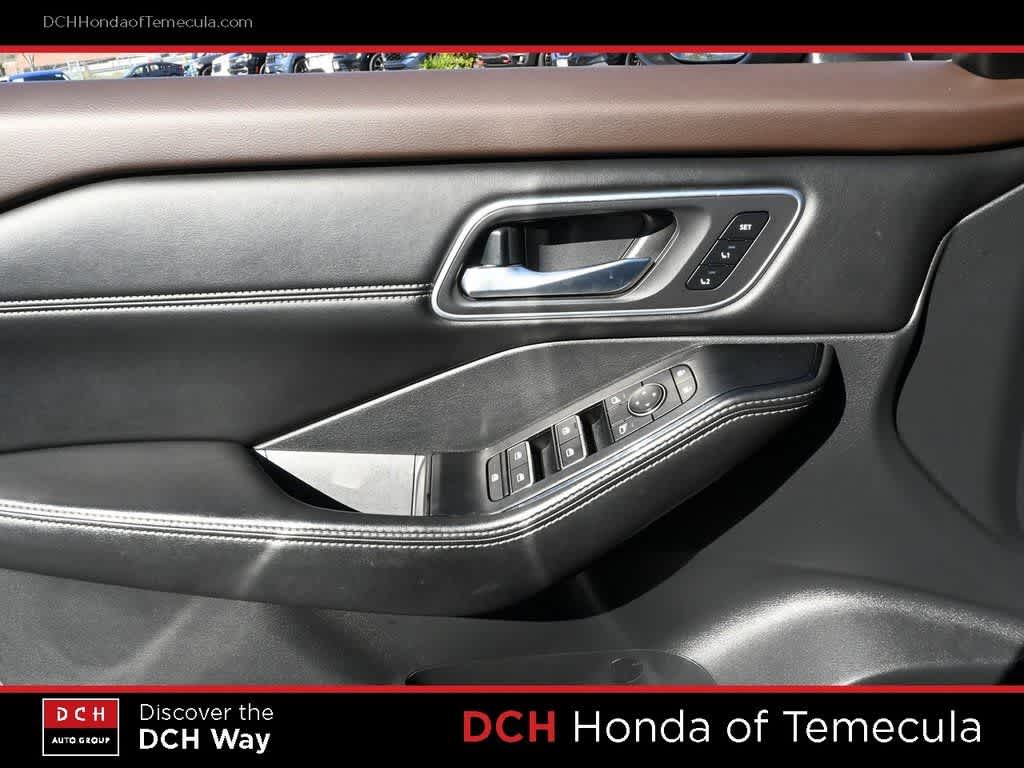 Thumbnail: 2021 Nissan Rogue - 16