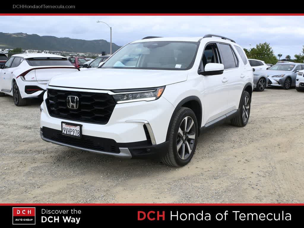 2025 Honda Pilot Touring AWD's photo