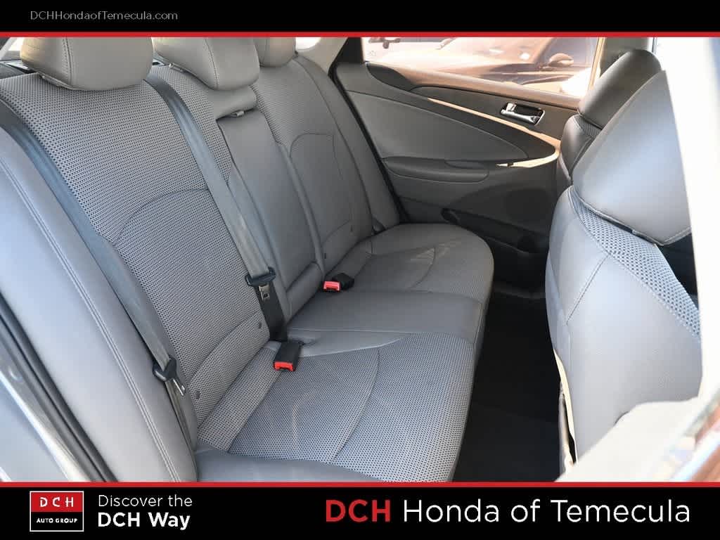 Thumbnail: 2013 Hyundai Sonata - 19