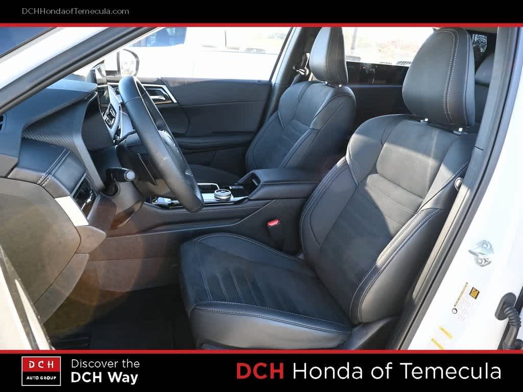 Thumbnail: 2025 Mitsubishi Outlander - 17