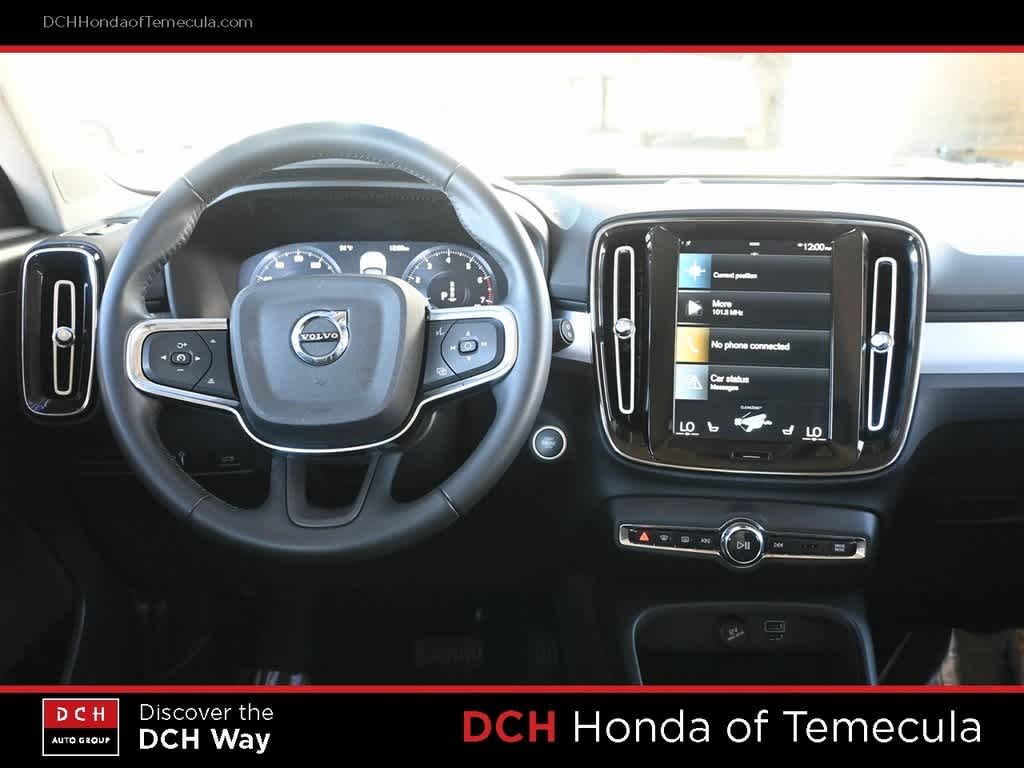 Thumbnail: 2021 Volvo XC40 - 8