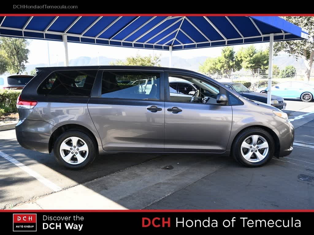 Thumbnail: 2011 Toyota Sienna - 5
