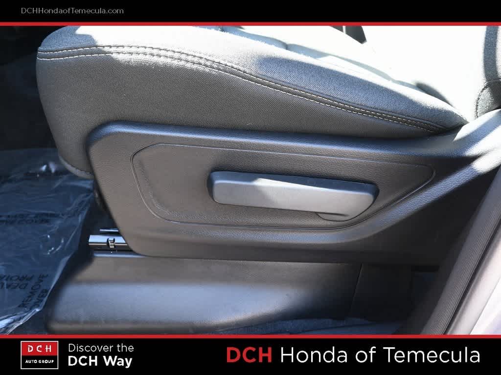 Thumbnail: 2025 RAM 1500 - 16