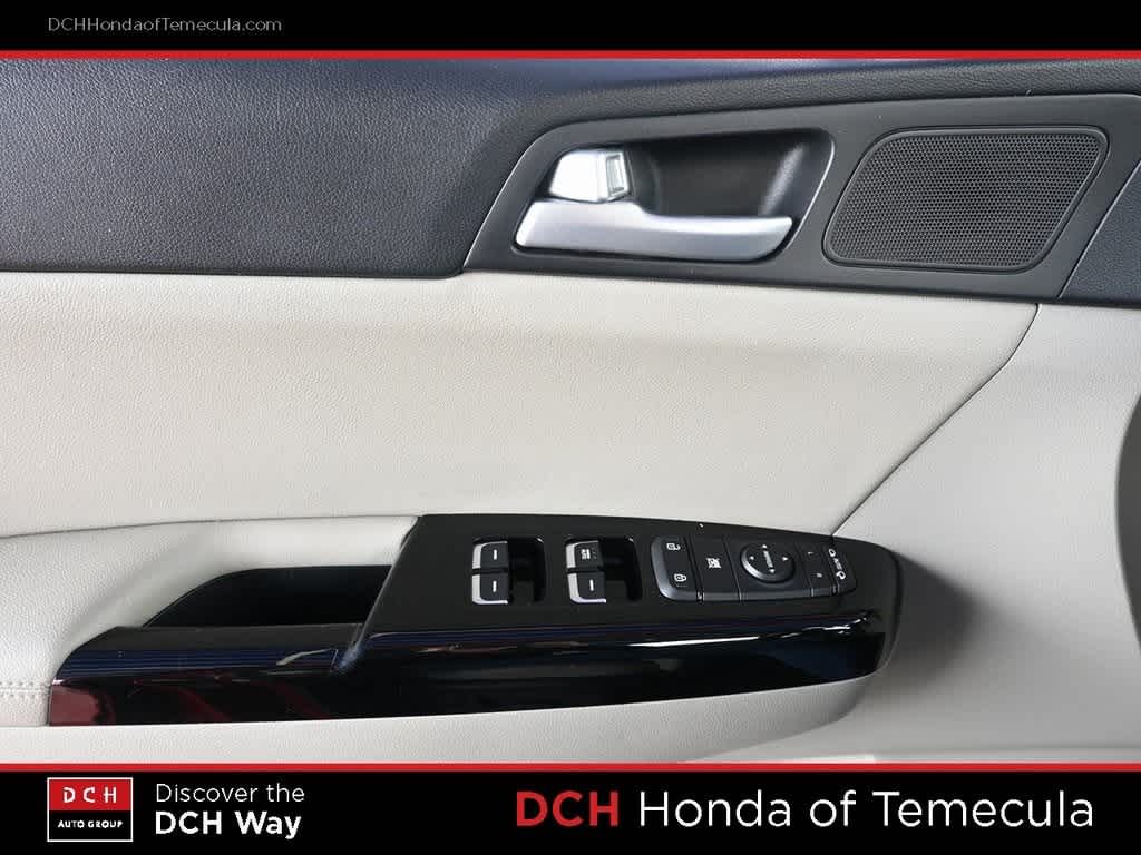 Thumbnail: 2022 Kia Sportage - 16