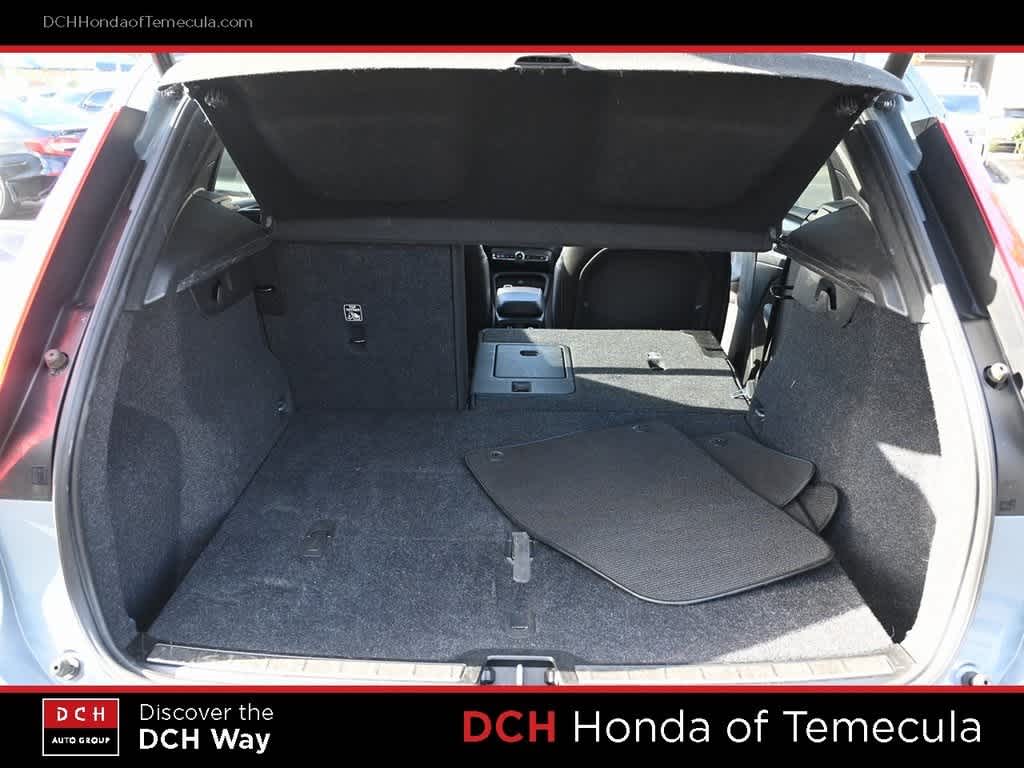 Thumbnail: 2021 Volvo XC40 - 22