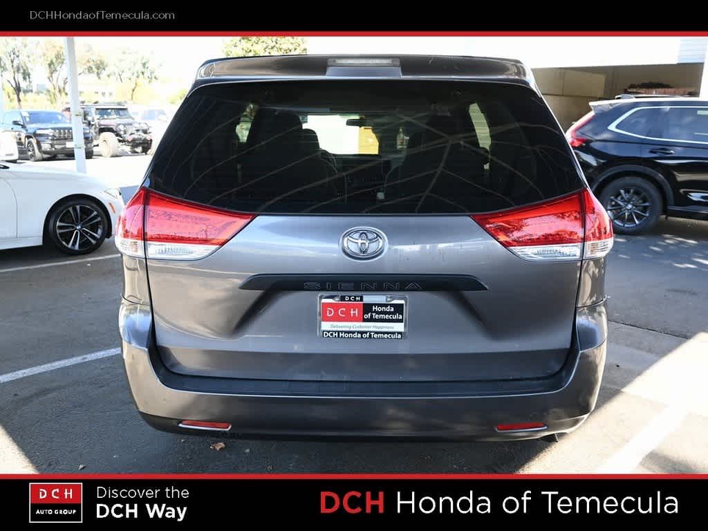 Thumbnail: 2011 Toyota Sienna - 6