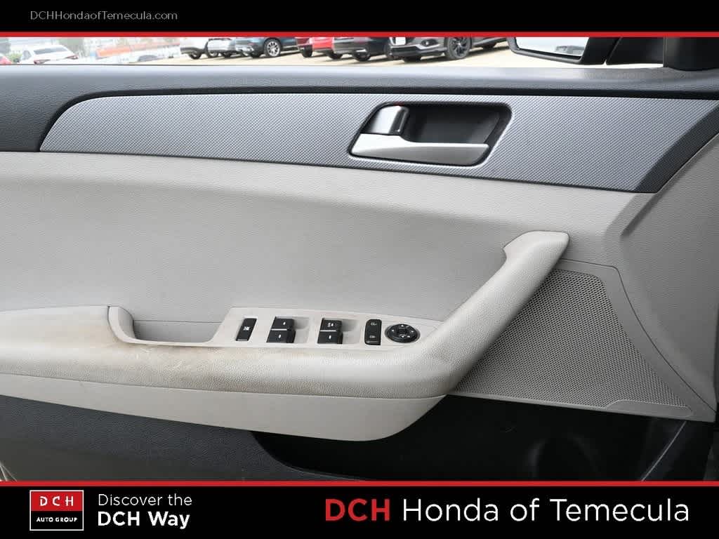 Thumbnail: 2017 Hyundai Sonata - 15