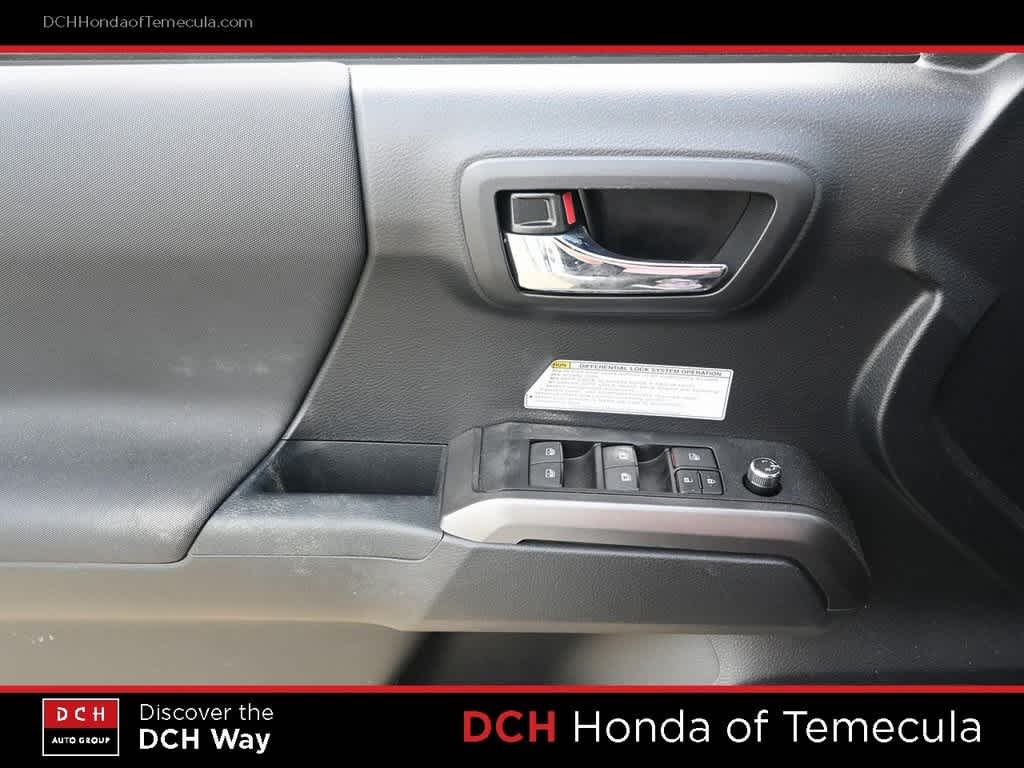 Thumbnail: 2018 Toyota Tacoma - 14