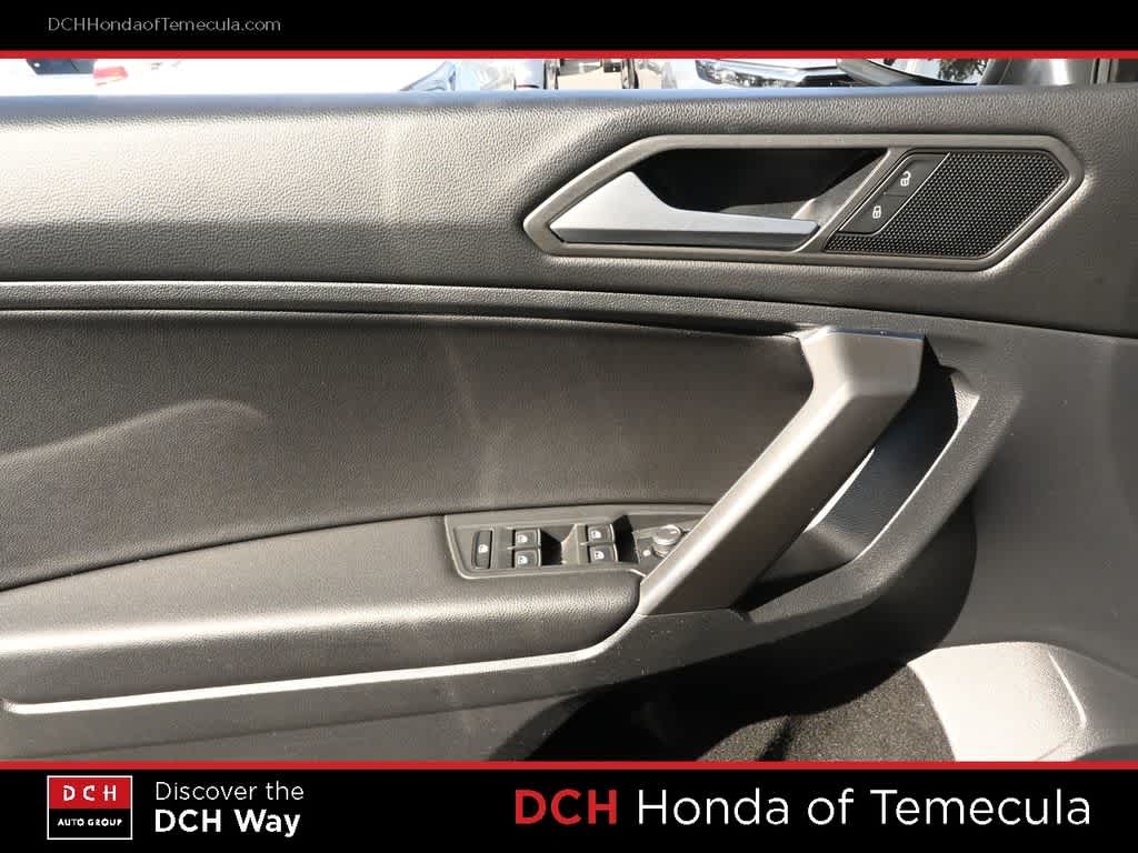 Thumbnail: 2021 Volkswagen Tiguan - 16