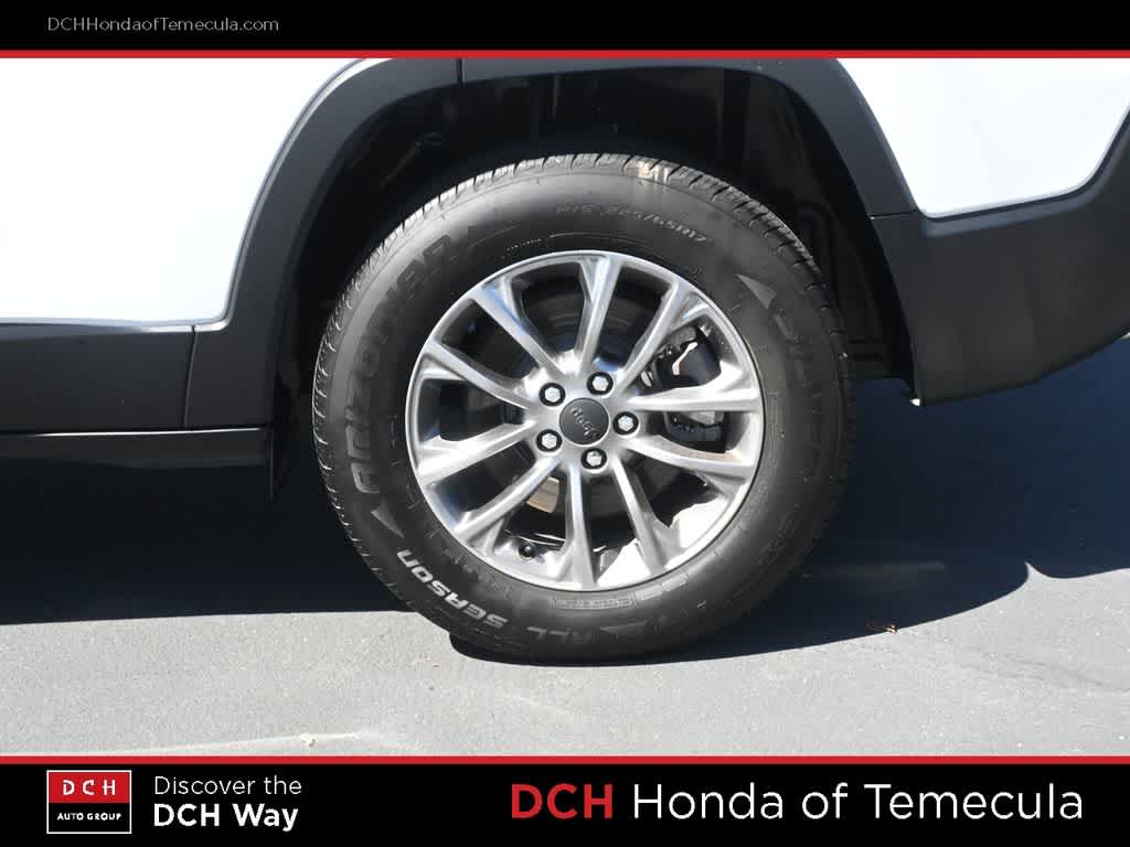 Thumbnail: 2019 Jeep Cherokee - 23