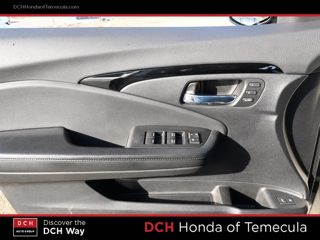 Thumbnail: 2019 Honda Pilot - 15