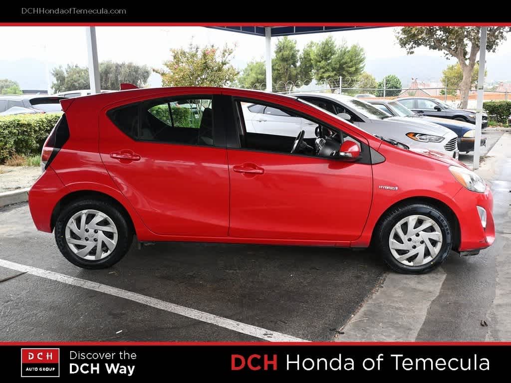 Thumbnail: 2015 Toyota Prius c - 5
