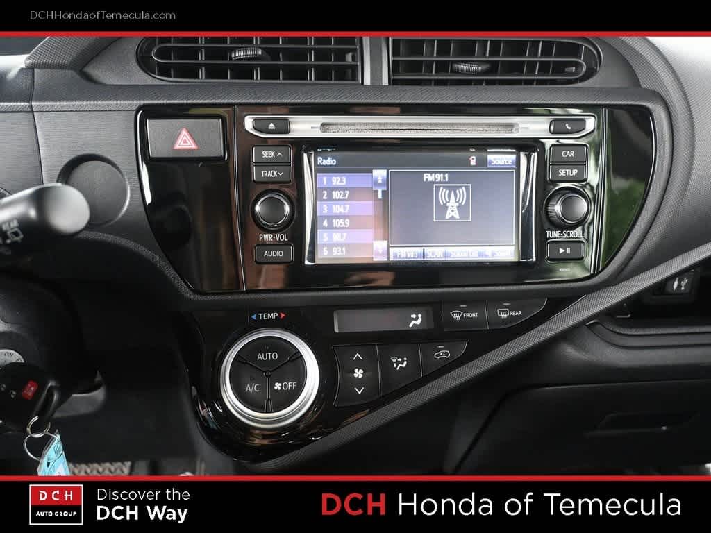 Thumbnail: 2015 Toyota Prius c - 12