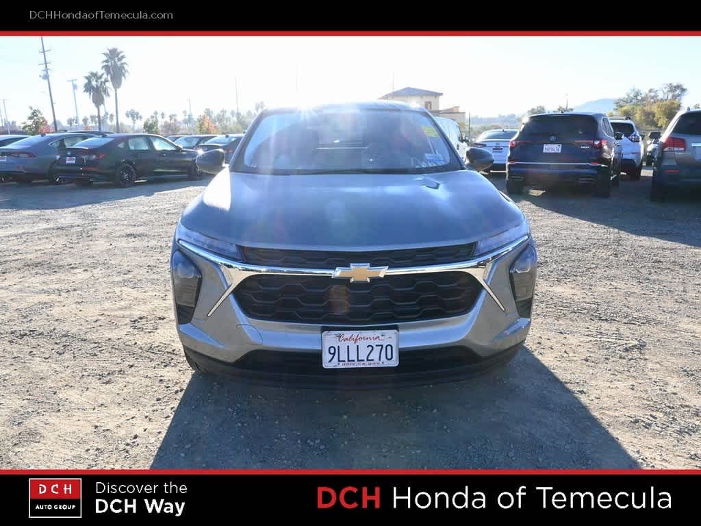 2024 Chevrolet Trax LS photo 2