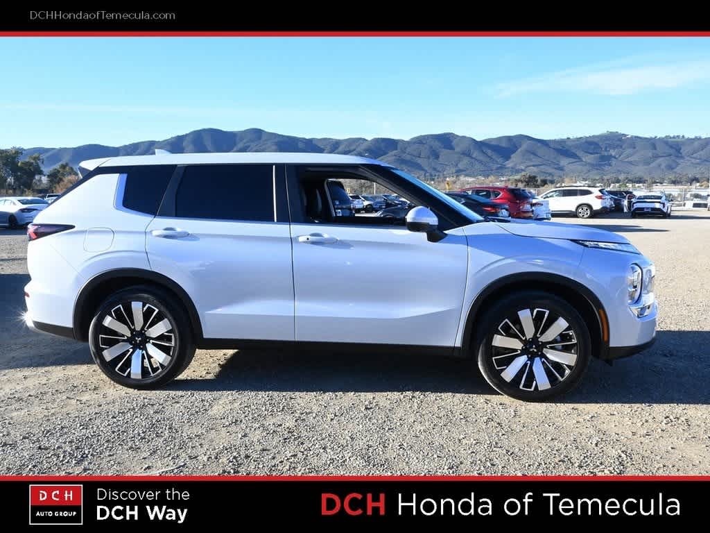 Thumbnail: 2025 Mitsubishi Outlander - 5