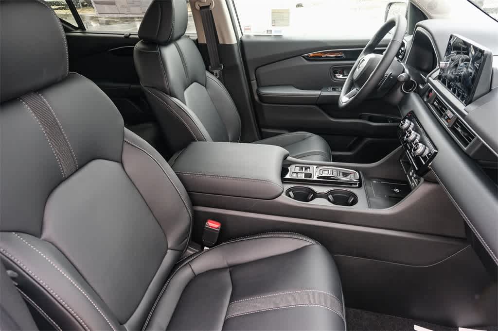 Thumbnail: 2025 Honda Pilot - 16