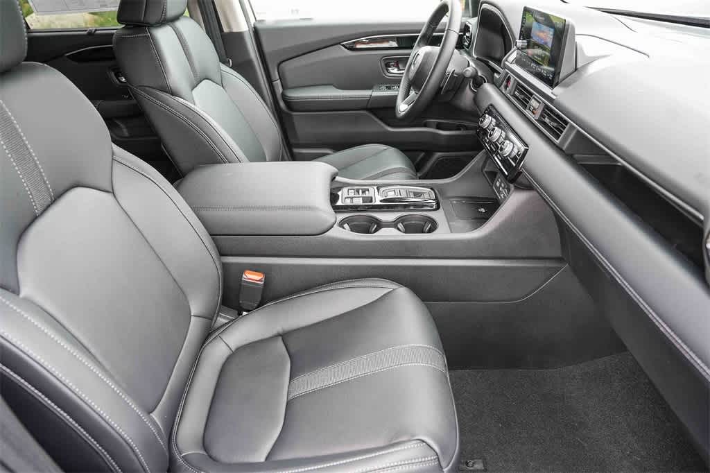 Thumbnail: 2025 Honda Pilot - 17