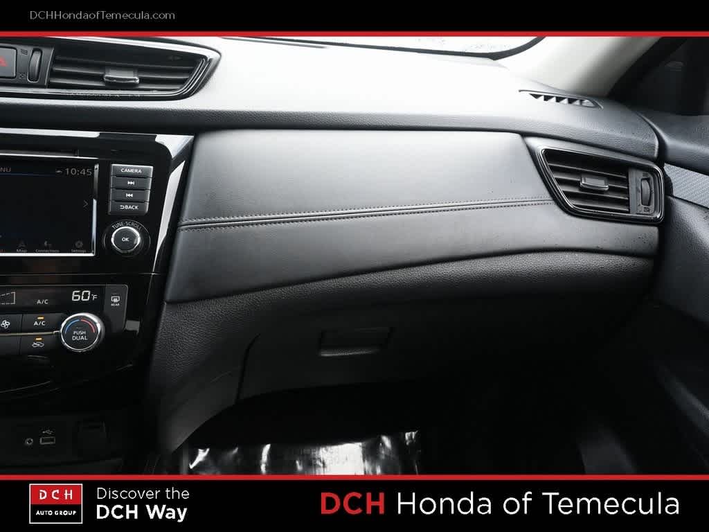 Thumbnail: 2018 Nissan Rogue - 14