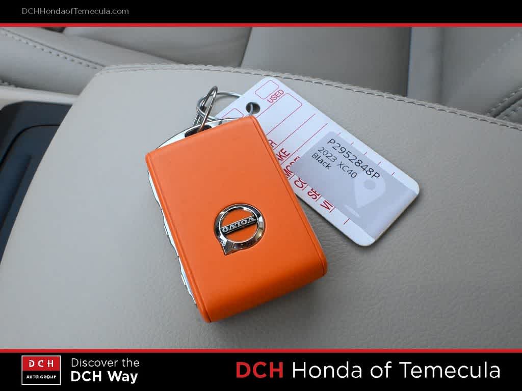 Thumbnail: 2023 Volvo XC40 - 15