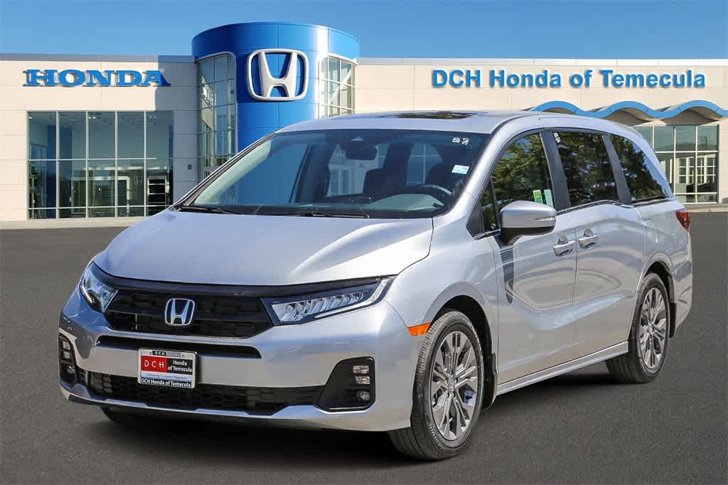 2025 Honda Odyssey Touring photo 3