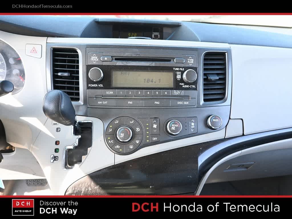 Thumbnail: 2011 Toyota Sienna - 12