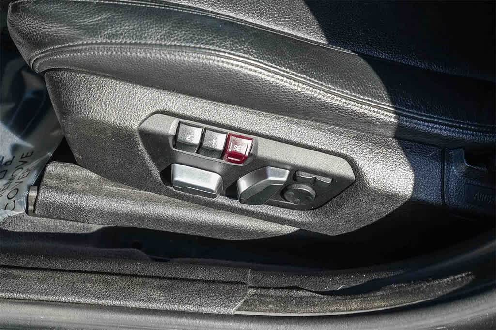 Thumbnail: 2016 BMW 3 Series - 24