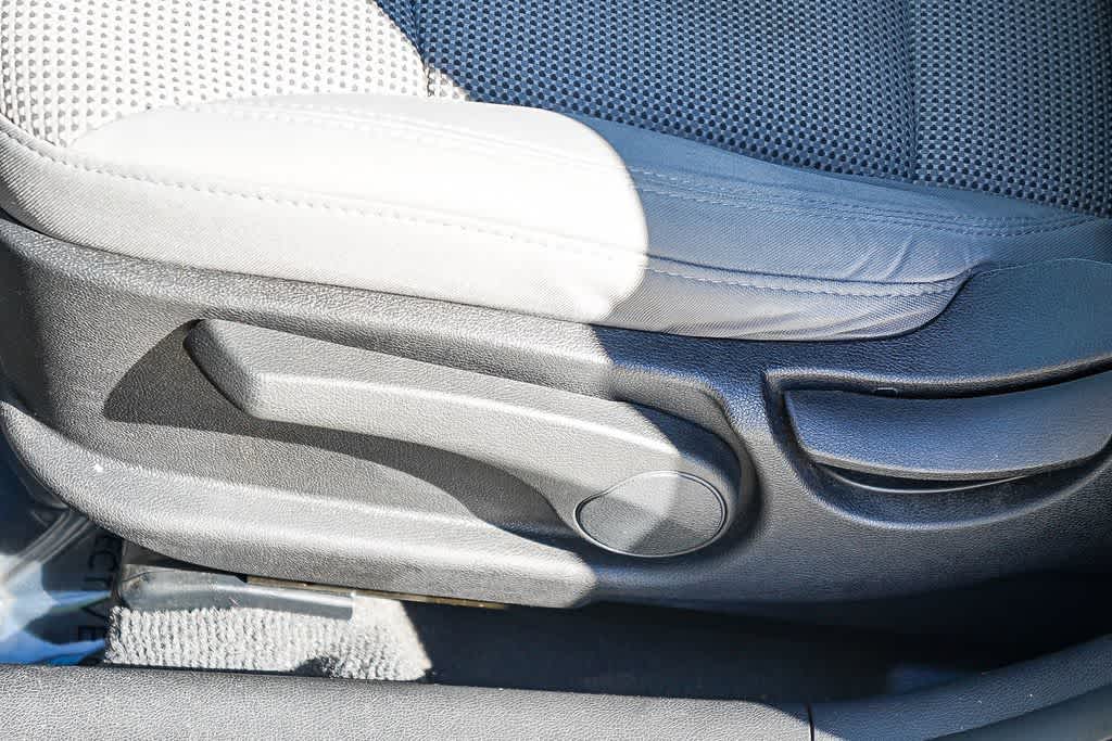 Thumbnail: 2013 Hyundai Sonata - 23