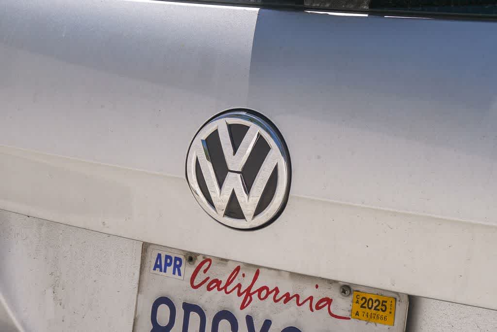 Thumbnail: 2017 Volkswagen Golf - 11