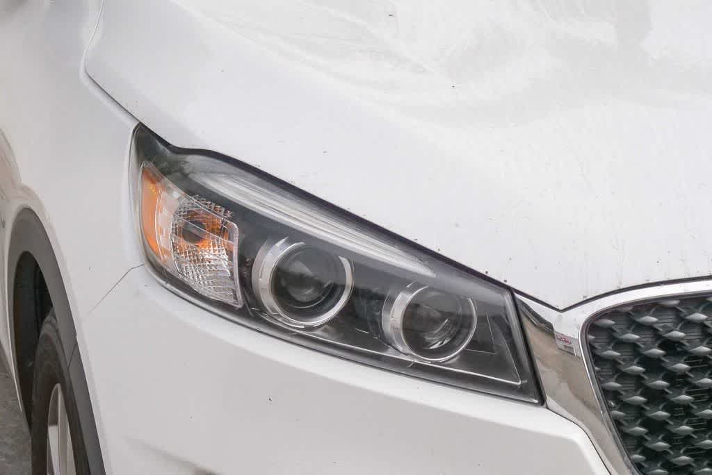 Thumbnail: 2017 Kia Sorento - 4