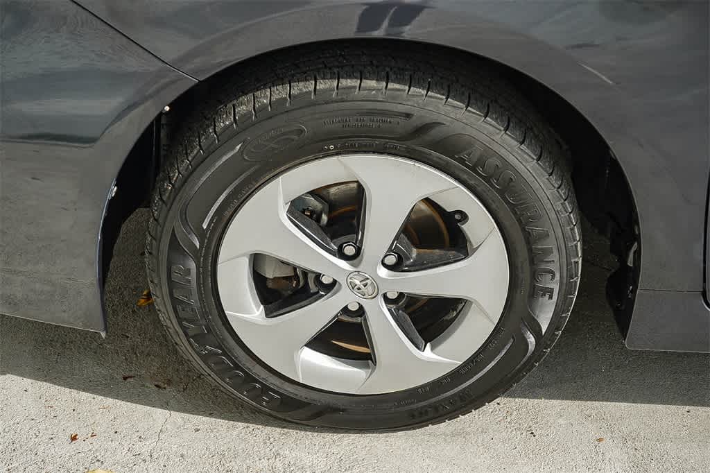Thumbnail: 2015 Toyota Prius - 10