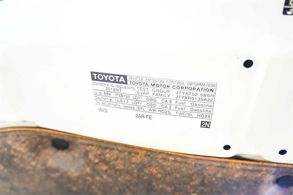 Thumbnail: 2018 Toyota RAV4 - 30