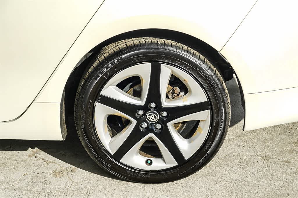 Thumbnail: 2016 Toyota Prius - 11