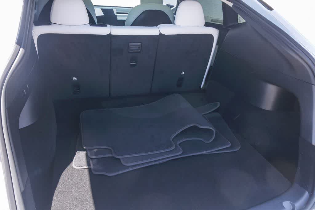 Thumbnail: 2022 Tesla Model Y - 22