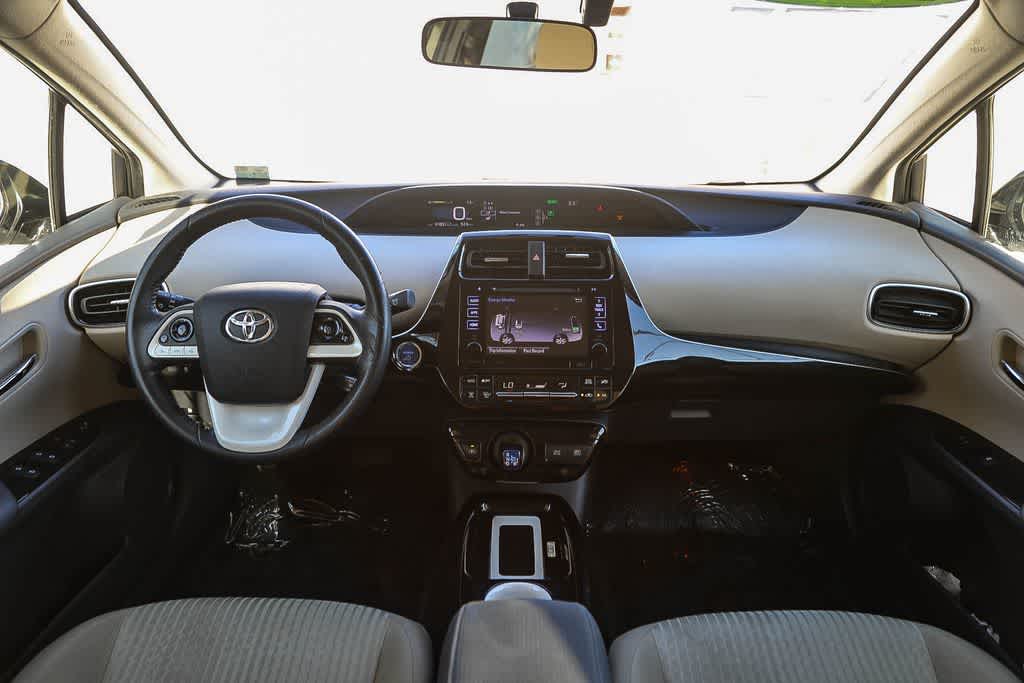 Thumbnail: 2016 Toyota Prius - 9