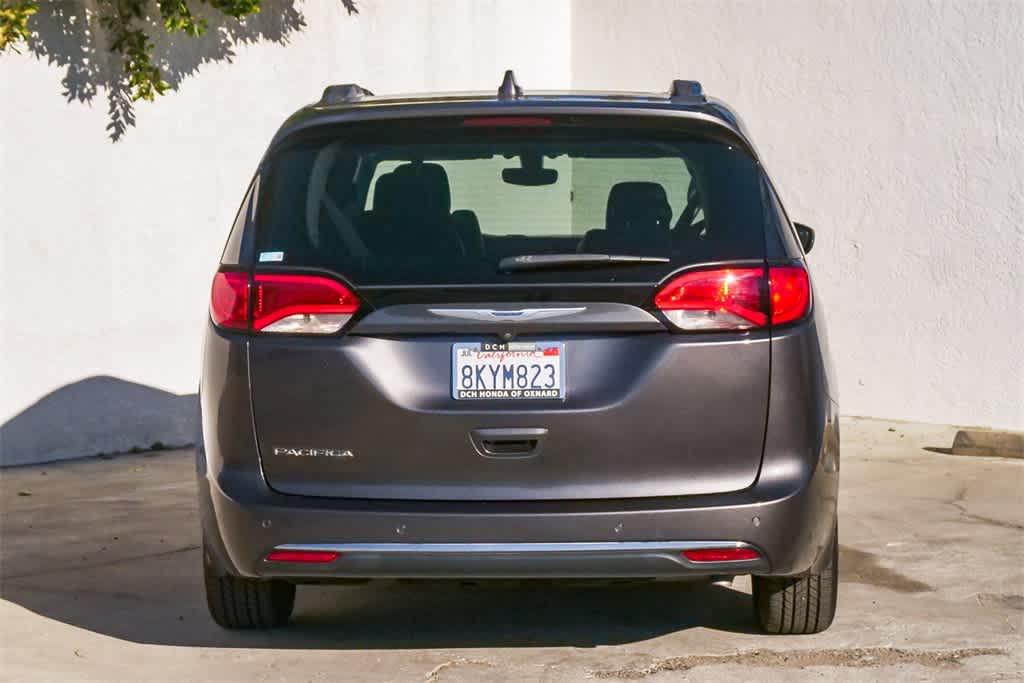 Thumbnail: 2019 Chrysler Pacifica - 8