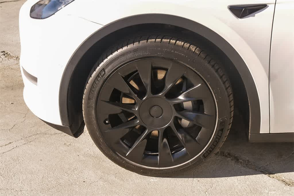 Thumbnail: 2022 Tesla Model Y - 5