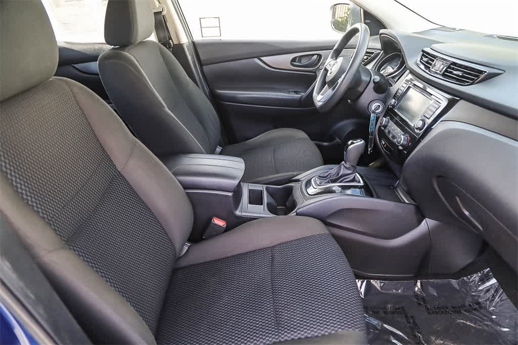 Thumbnail: 2021 Nissan Rogue Sport - 15