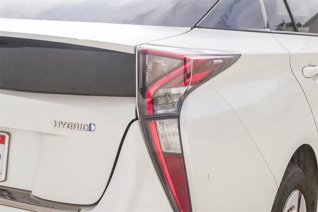 Thumbnail: 2016 Toyota Prius - 10