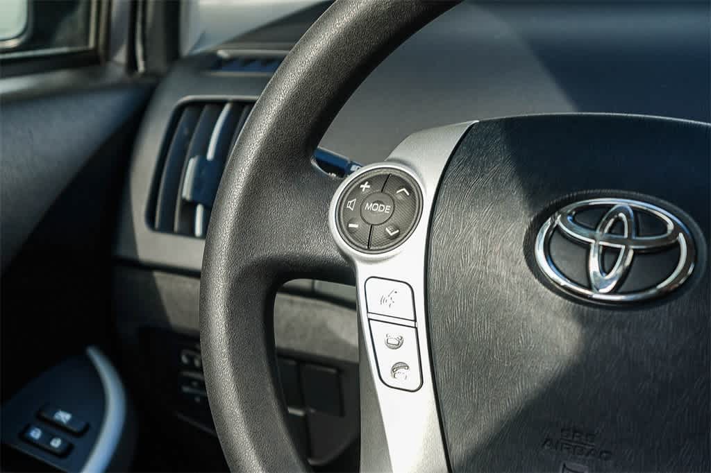 Thumbnail: 2015 Toyota Prius - 16