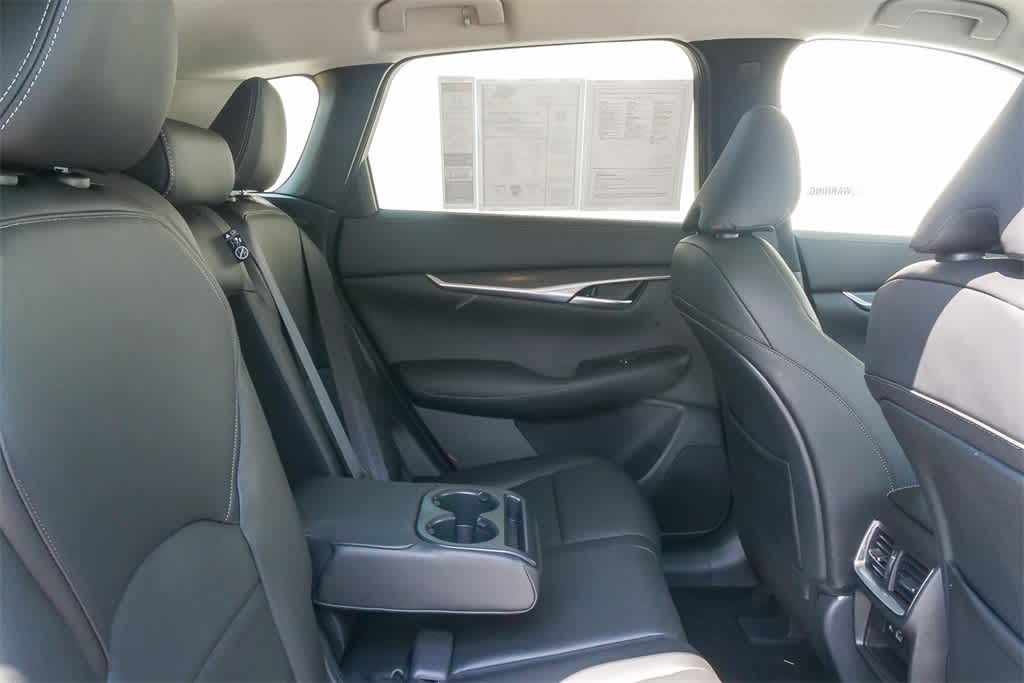Thumbnail: 2025 INFINITI QX50 - 15