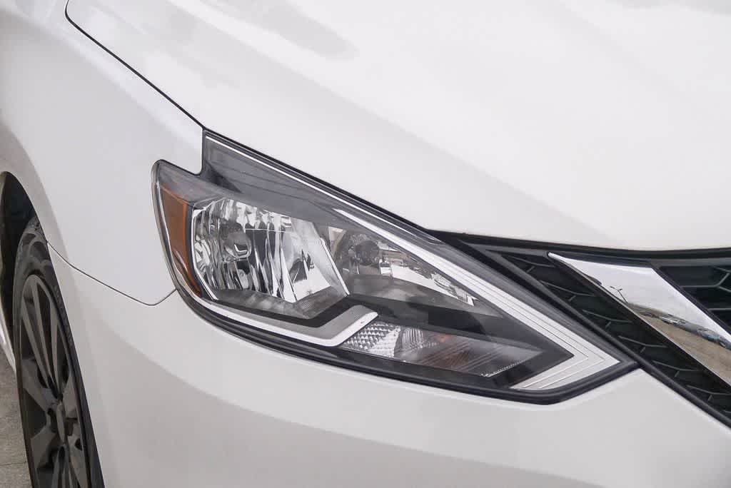 Thumbnail: 2016 Nissan Sentra - 4
