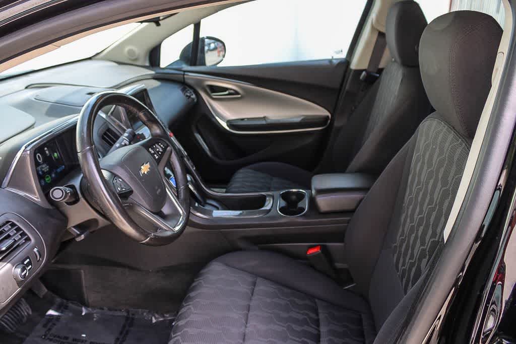 Thumbnail: 2015 Chevrolet Volt - 18