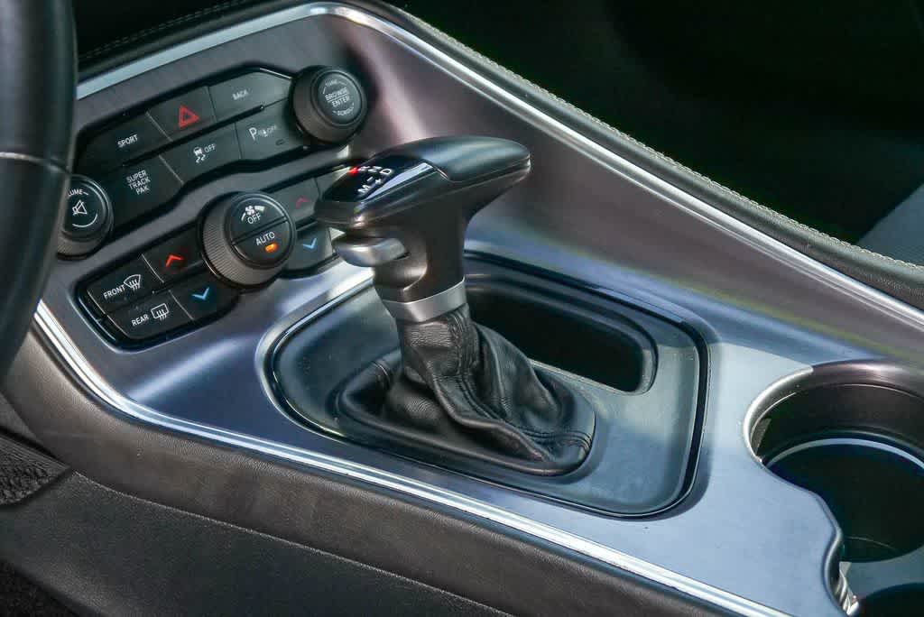 Thumbnail: 2016 Dodge Challenger - 15