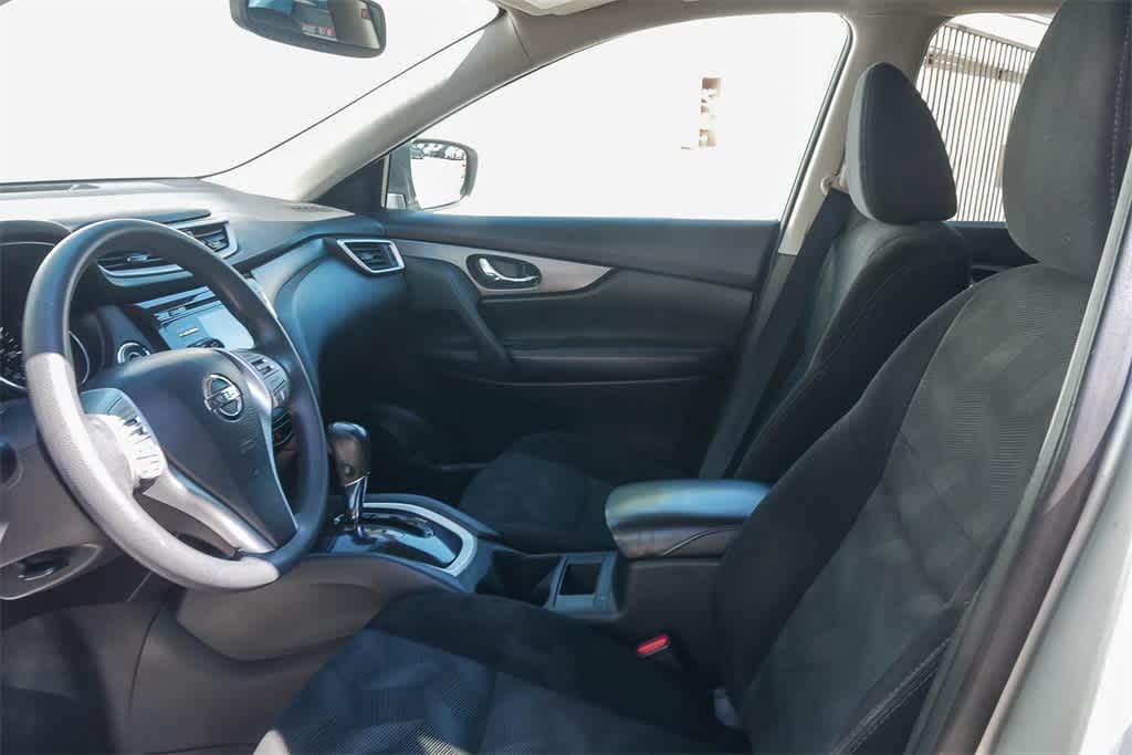 Thumbnail: 2015 Nissan Rogue - 17