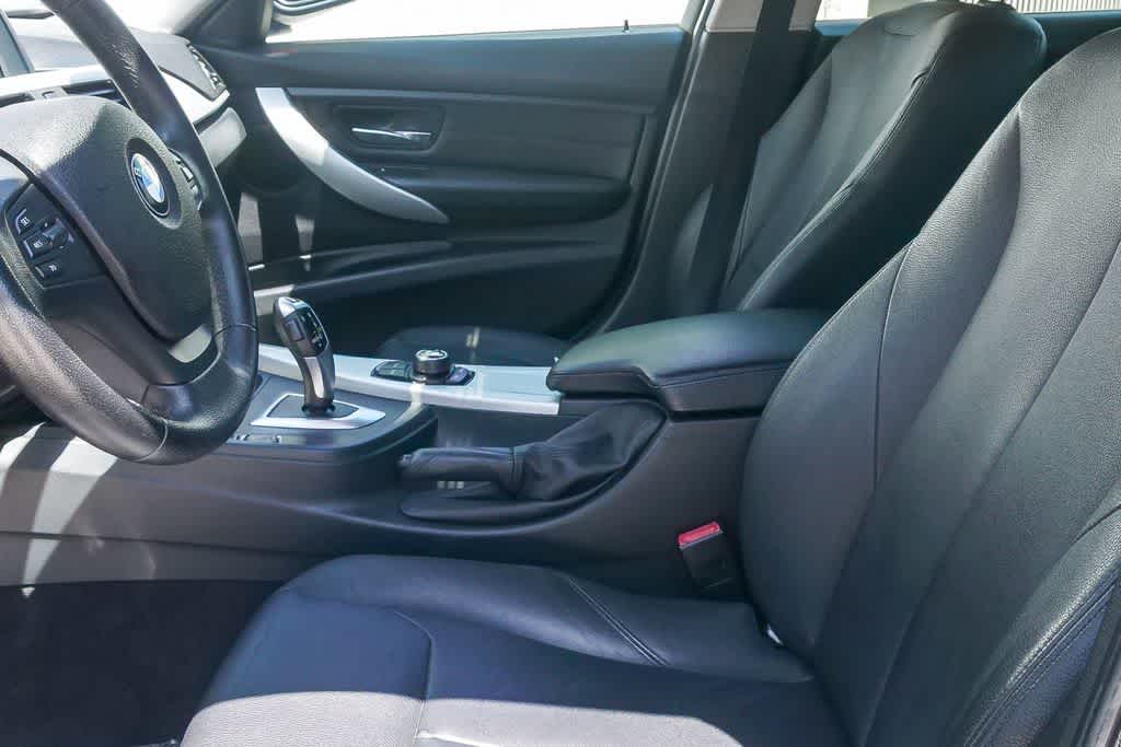 Thumbnail: 2013 BMW 3 Series - 19