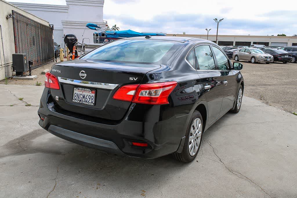 Thumbnail: 2016 Nissan Sentra - 9