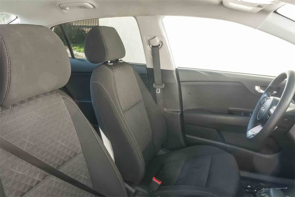 Thumbnail: 2023 Kia Rio - 16